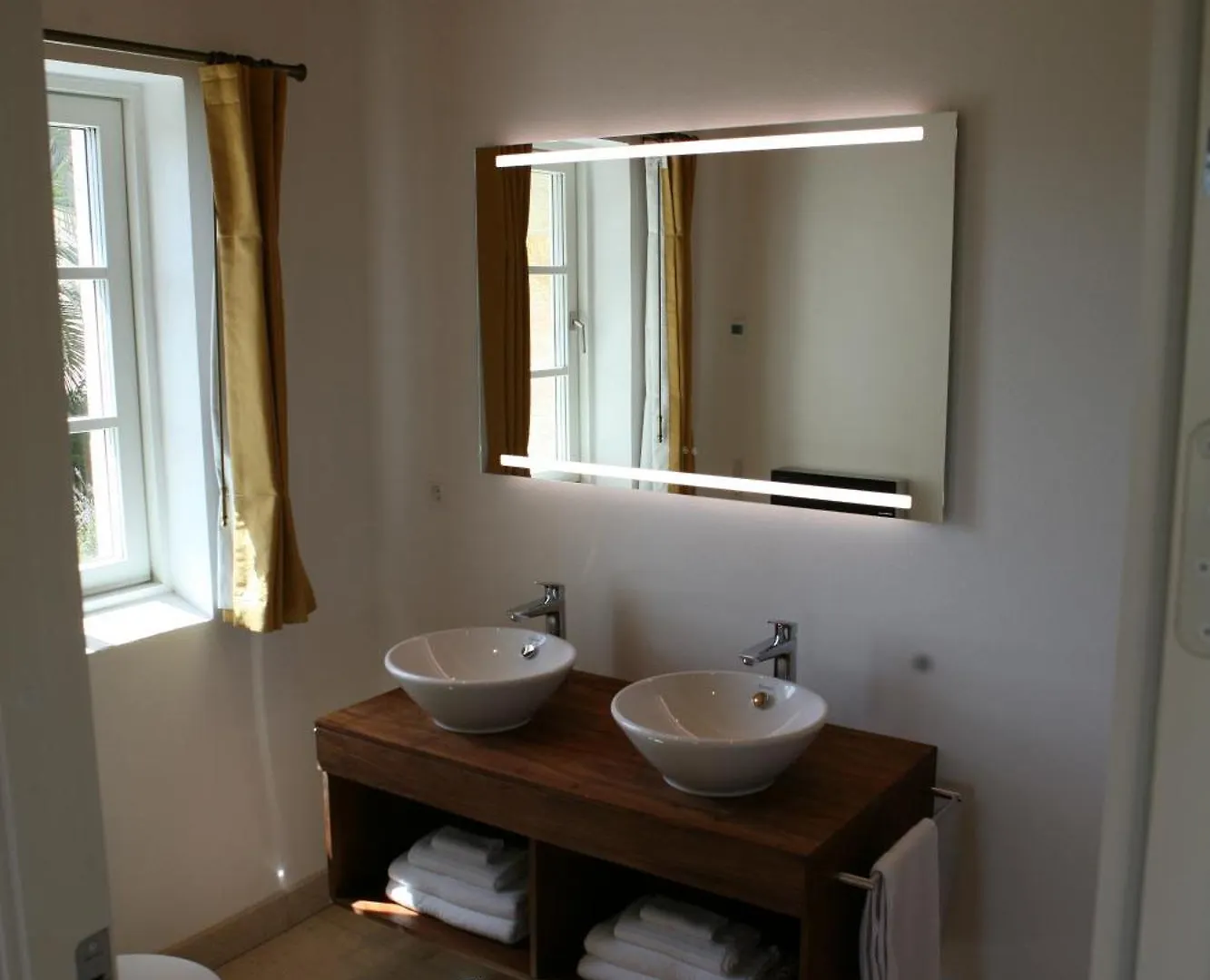 Chateau Lecusse - La Grande Roche - Hotel, Spa, Boutique & Restaurant Broze