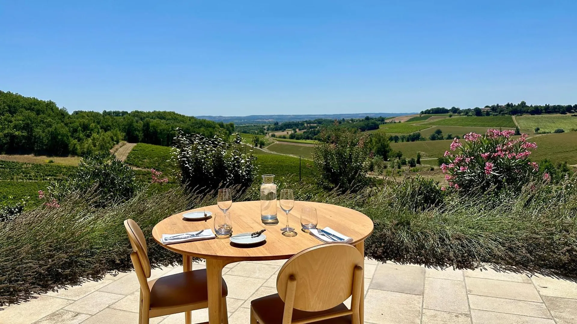 Chateau Lecusse - La Grande Roche - Hotel, Spa, Boutique & Restaurant Broze 5*,